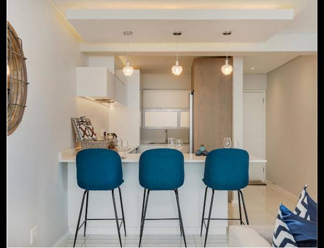 2 BEDROOM APARTMENT TO LET IN SEA POINT